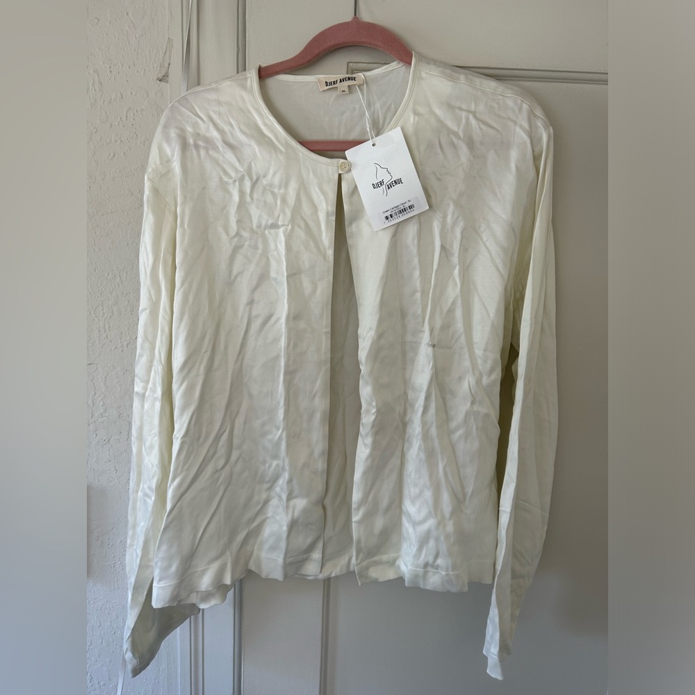 NWT Djerf Avenue dream cardigan in cream size XL *SMALL FLAW*